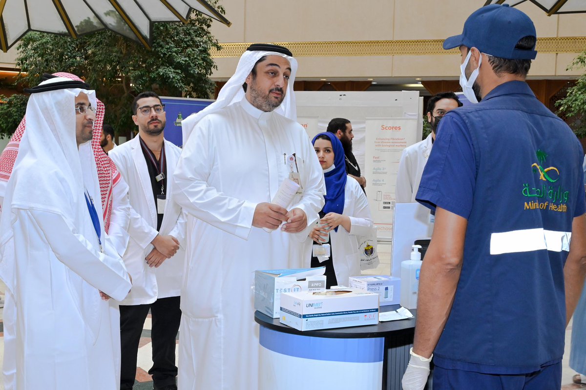 KAU_Health's tweet photo. تقيم وحدة الأمراض المعدية بـ #المستشفى_الجامعي بالتعاون مع شعبة الجهاز الهضمي بقسم الطب الباطني و #وزارة_الصحة فعالية اليوم العالمي للكبد الوبائي بحضور وكيل الكلية المدير للمستشفى الجامعي د. عمرو حمدي،تهدف إلى زيادة الوعي بأمراض الكبد الفيروسية وتشخيصها وكيفية علاجها وطرق الوقاية https://t.co/10xMpJGLAo