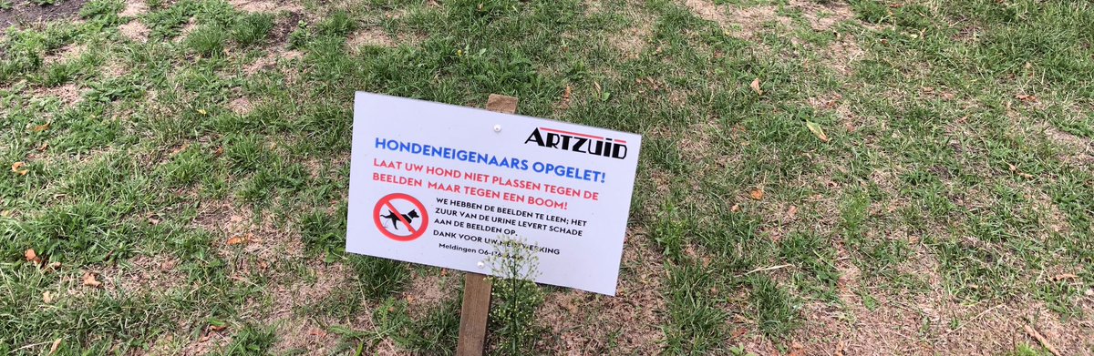 MonicaKeyzer's tweet photo. 🐕HONDENEIGENAARS OPGELET!
LAAT UW HOND NIET PLASSEN TEGEN DE BEELDEN MAAR TEGEN EEN BOOM!
WE HEBBEN DE BEELDEN TE LEEN; HET ZUUR VAN DE URINE LEVERT SCHADE AAN DE BEELDEN OP
DANK VOOR UW MEDEWERKING
#straattaal Apollolaan - Amsterdam
#ArtZuid @artzuid #BuitenBeelden #opvoeden https://t.co/xzRNNBgMKD