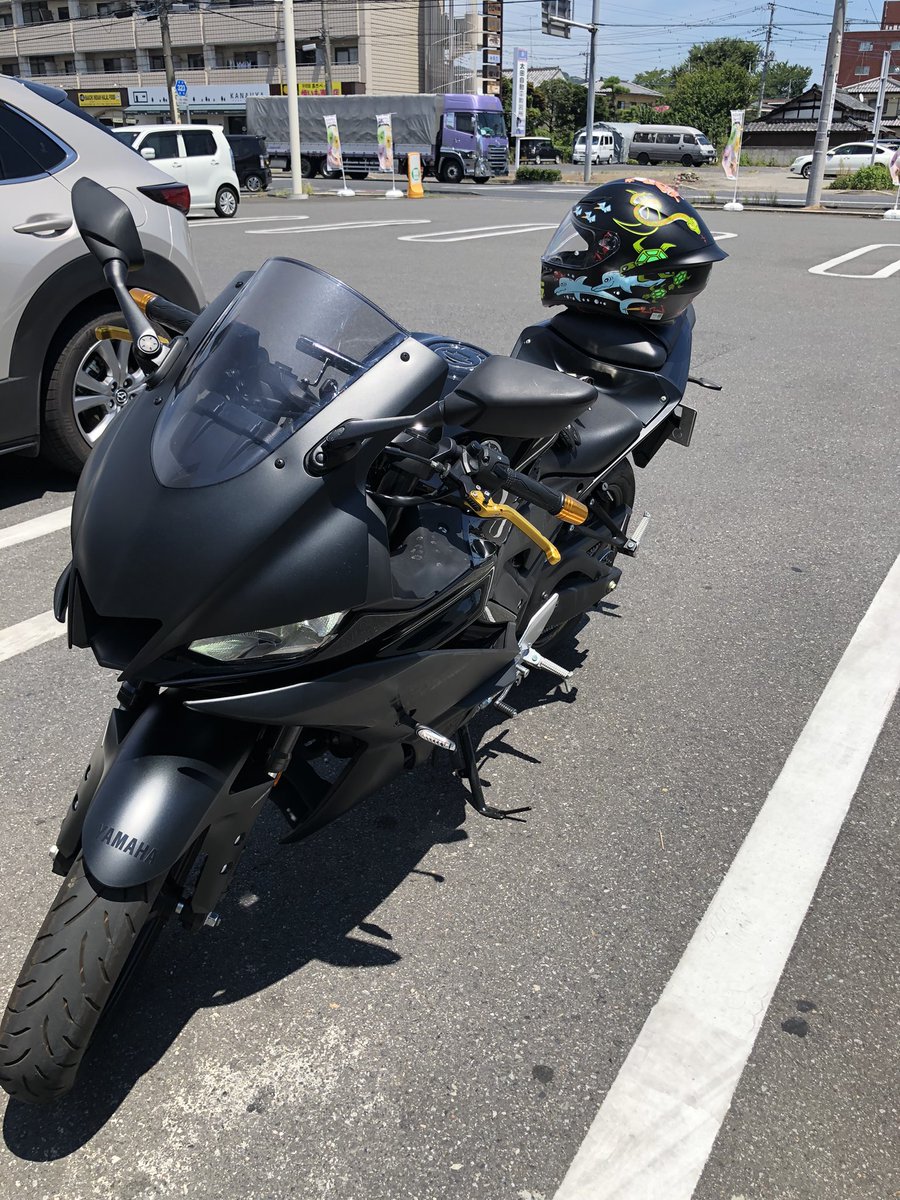 近所を少しだけ走ってたー
暑すぎて無理💦
うーん夜走ろうかな

#バイクのある生活
#バイク乗りと繋がりたい
#yzfr3