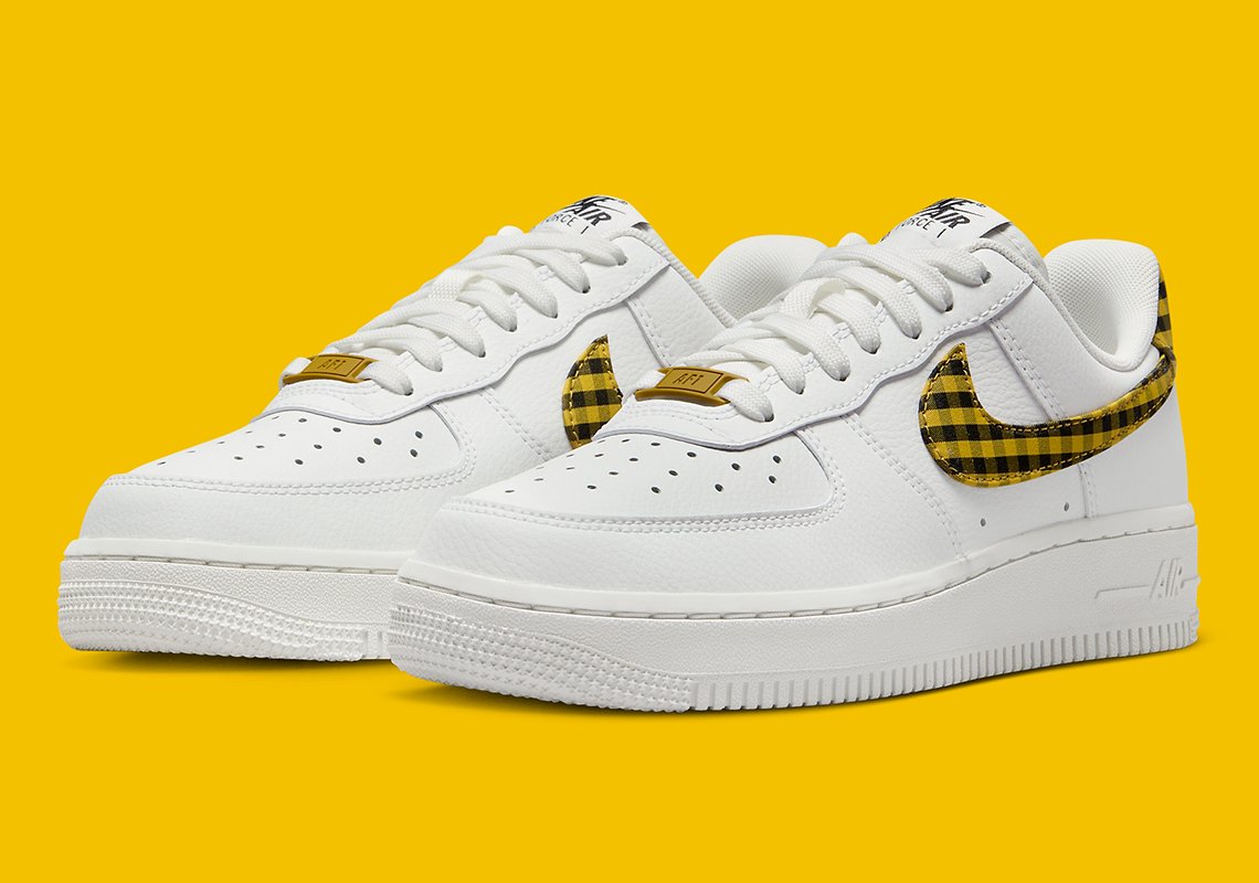 byzzkicks's tweet photo. Nike Air Force 1 Low “Gingham Yellow” https://t.co/4EETzlmF07