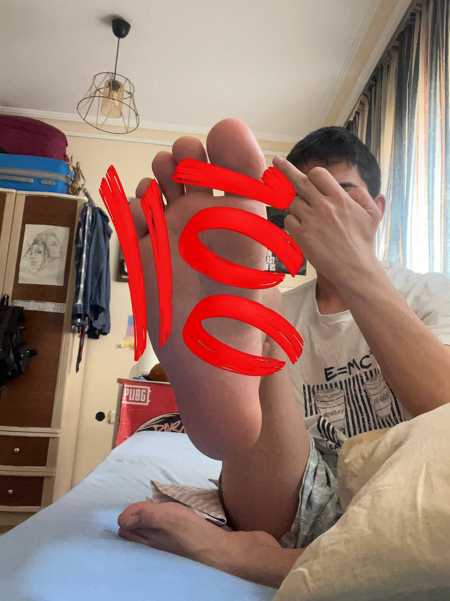 Would you like to see Surhay’s feet trough Hakan’s eye ? 
#feet_lover #feet_pic #feetfethish #feetfinder #feetpicsforsales #FOOTFETİSH #slave #findom #twinkgay #gaycouple