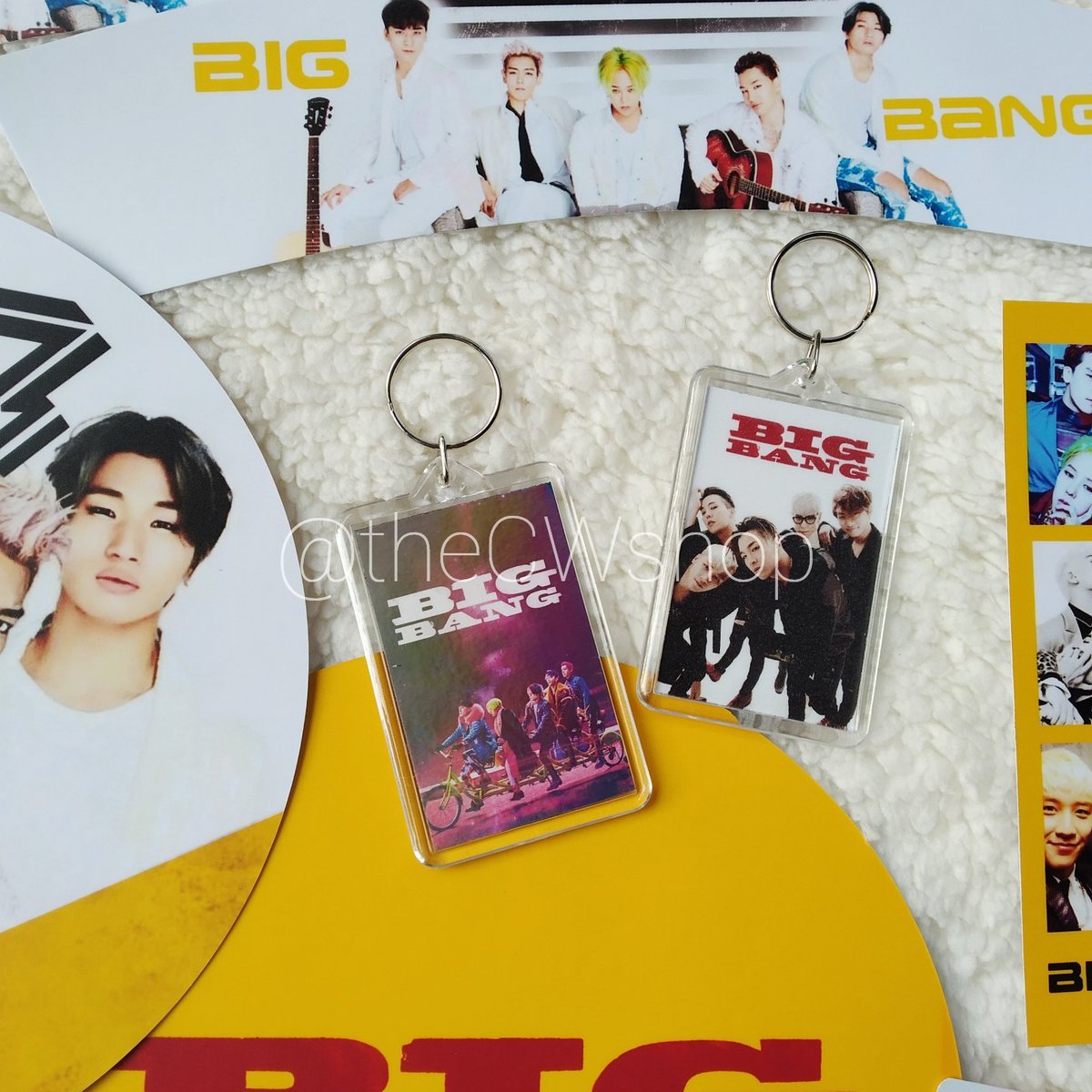theCWshop's tweet photo. ✨#RoundBoardFan
✨#Cupsleeve
✨#PostCard
✨#AcrylicKeychain
✨#Photocards
✨#Photostrip
#bigbangvip #bigbang👑 #giveaway #souvenir https://t.co/nDlnFKz7Ol
