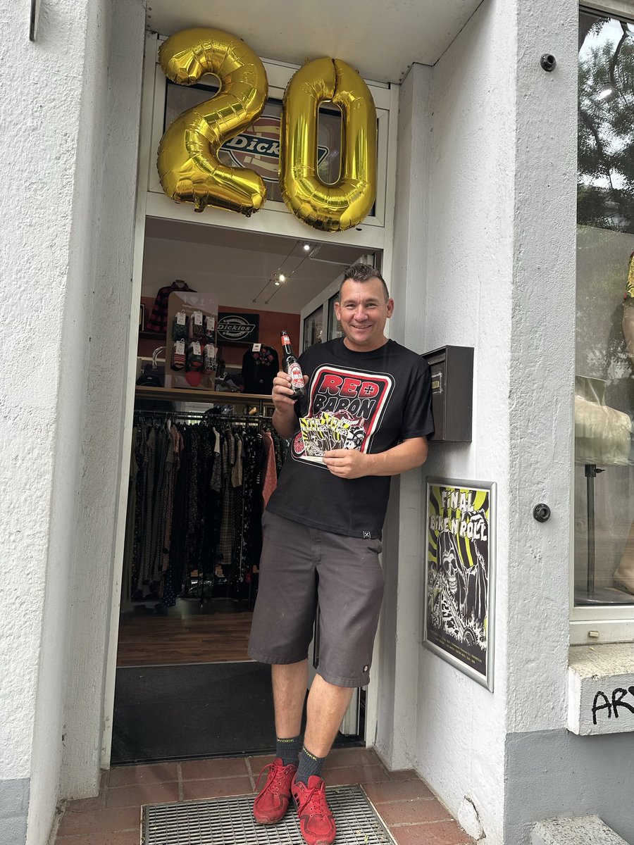 moonlight_store's tweet photo. Neues T-Shirt, Karten fürs FINAL BIKE N ROLL und leckeres M&O… was will Mann mehr? Bis Samstag….🍻🤘🏻
.
.
#luckyrebel #rostock #bikenroll #hohenfelde #rostocker #mo Hanseatische Brauerei Rostock Toxic Bikes King Kerosin https://t.co/uve8ZaKmq4