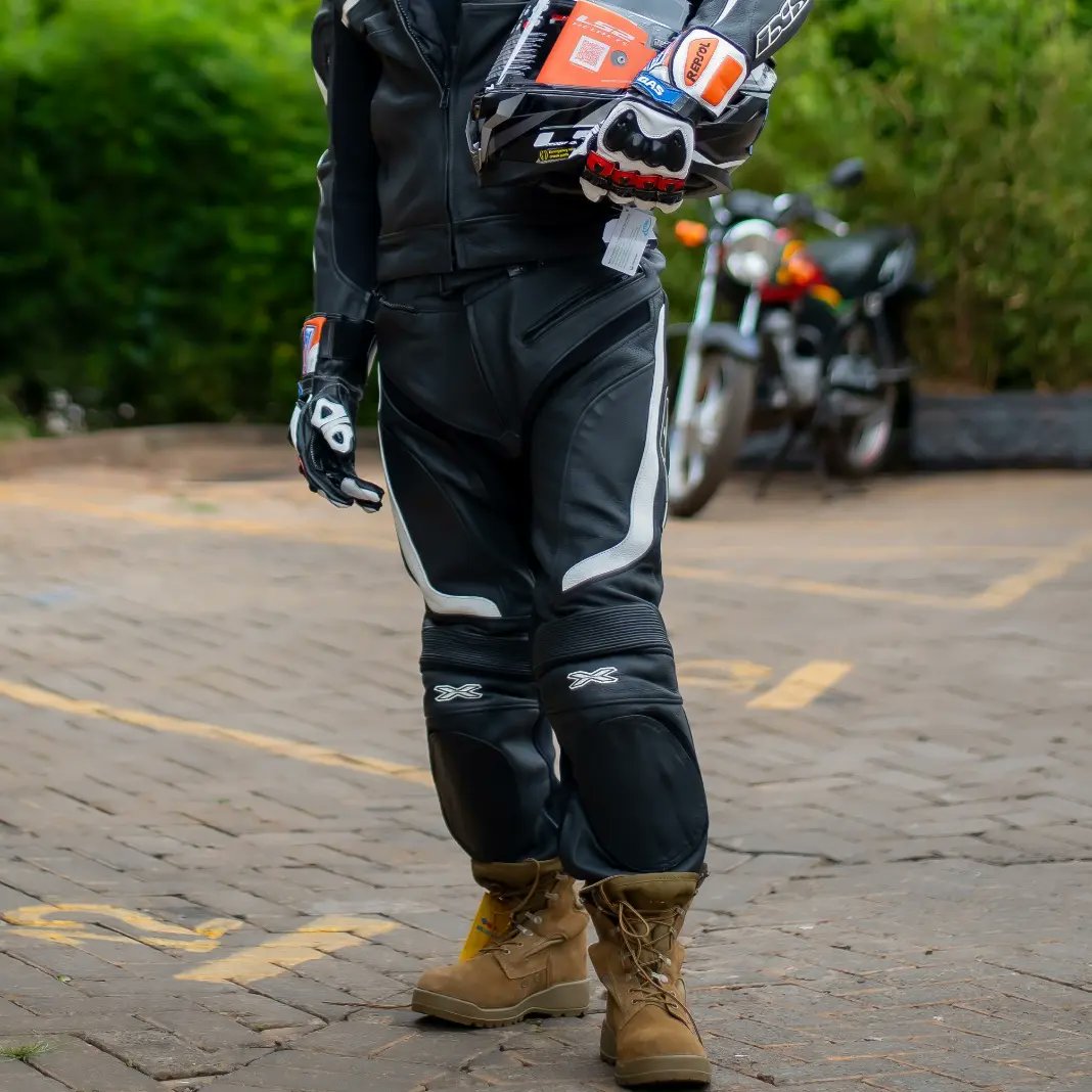 Dadasoko_'s tweet photo. Ready to Hit the Road Gear Up!!
Safety and style, the perfect combination for a thrilling ride!
Model:@maurinekingss.
Get this Ensemble via https://t.co/RtcsDGykpX
@ni.plug @paysoko @earnsoko
#investinafricacreatewealth #investinafrica #RideOrDie #nairobi #myplug #instagood https://t.co/6La4Gq5dwc