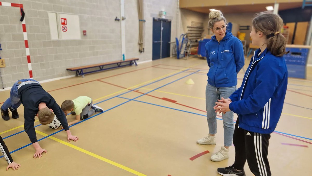 Samen met een aantal lokale ondernemers is hockeyster en oud-olympisch kampioen Lisanne de Roever bijna vijf jaar geleden gestart met TopsUPport Haarlemmermeer, een platform >> schenkmakelaars.nl/feest-voor-top…  

#bedrijfsmakelaar #hoofddorp #TopSuport #Haarlemmermeer #sponsor