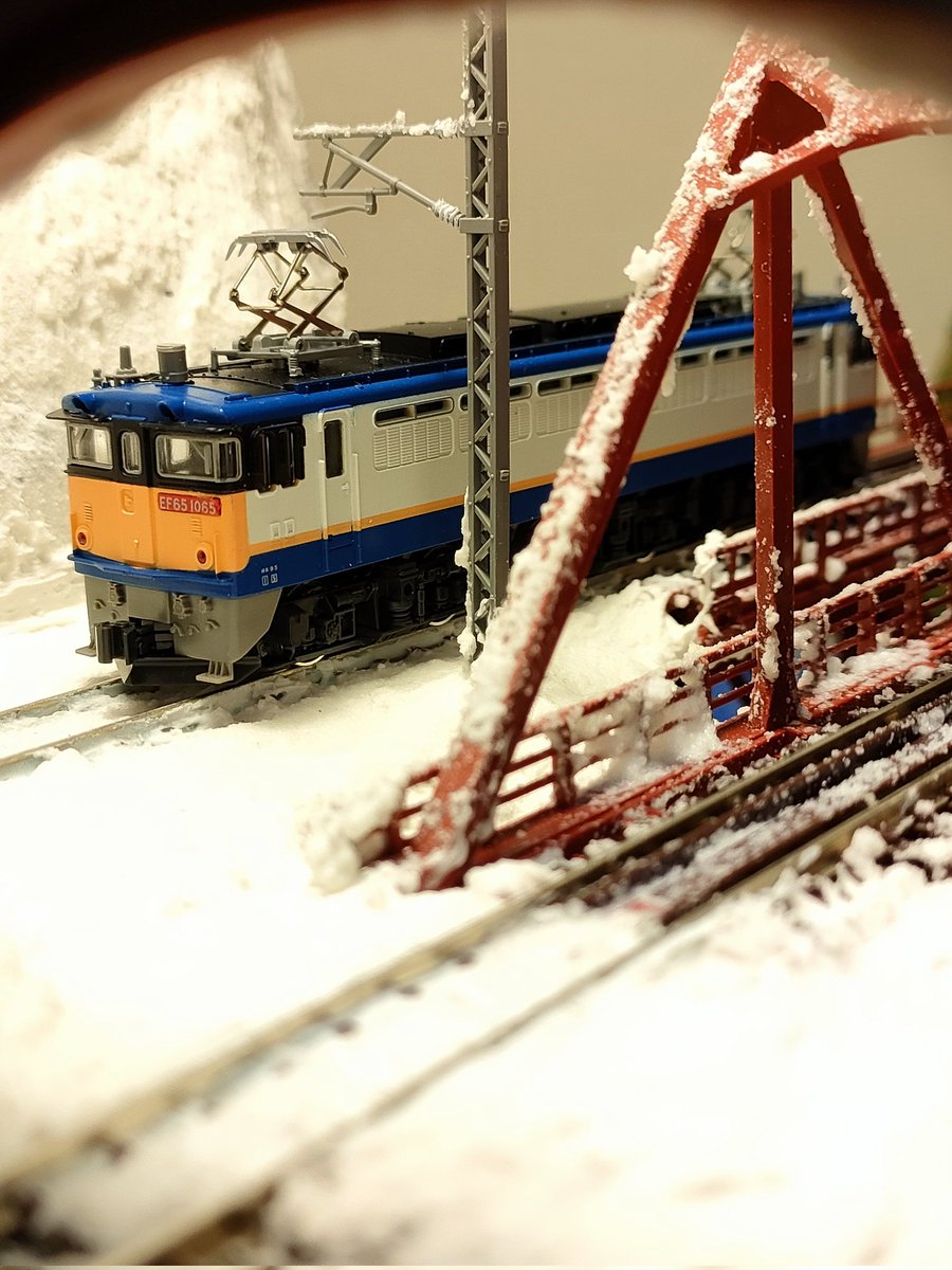 #暑いから涼しげな画像を貼ろう 
車両にも雪を盛りたいが……❄❄