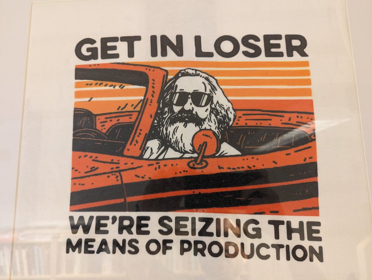 Incredibly happy with my latest office decoration 🥰