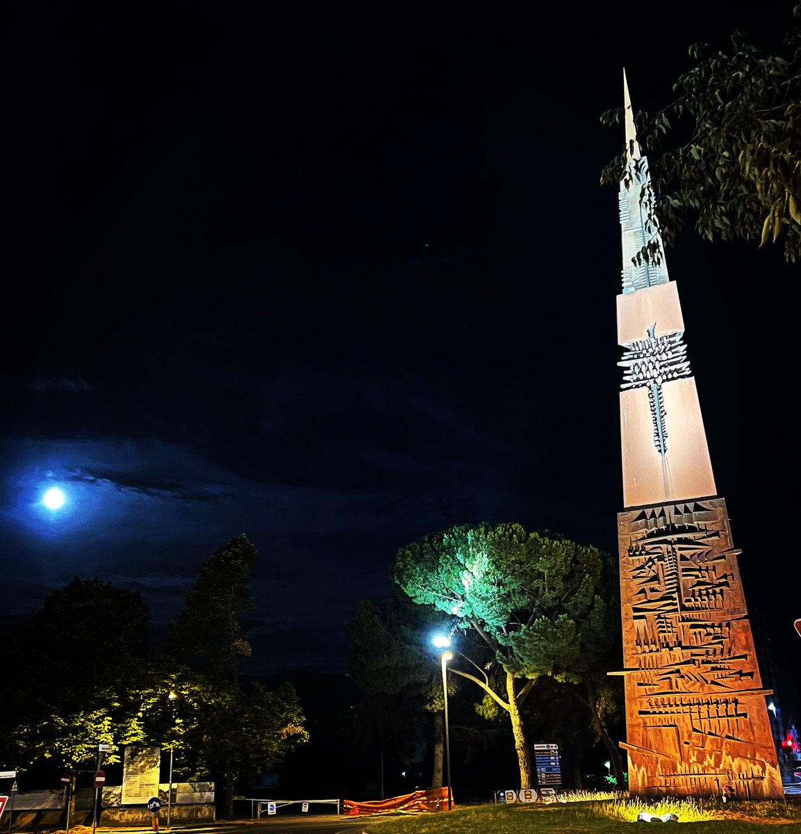 73Albertino's tweet photo. #Superluna https://t.co/IN64QldAwr
