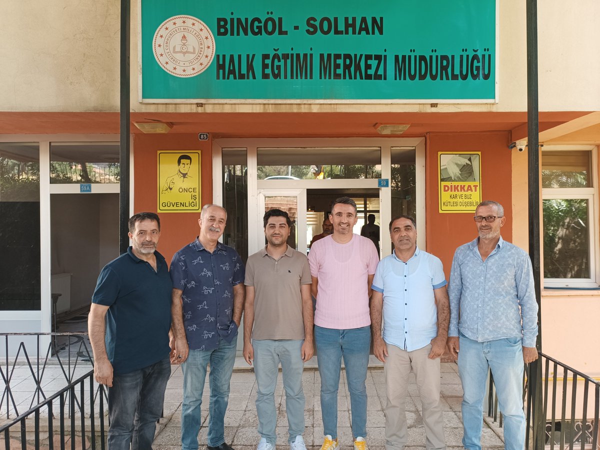 SolhanHalk's tweet photo. 2014 yılından bu yana kurumumuzda müdür yardımcısı olarak çalışan @sonmezferhat Solhan öğretmenevi müdür yardımcısı olarak atandı. Kurumumuza verdiği emeklerden dolayı teşekkür ederiz. Yeni görevinde de başarılar dileriz. https://t.co/Vc5LlLp2vv