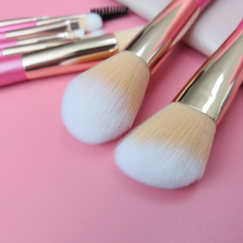 Using vegan makeup brushes can make your beauty routine more ethical and sustainable.

We support this idea of using resources responsibly and reducing the demand for animal-derived materials, to make an environmentally conscious and ethically responsible choice!

#crushbeauty