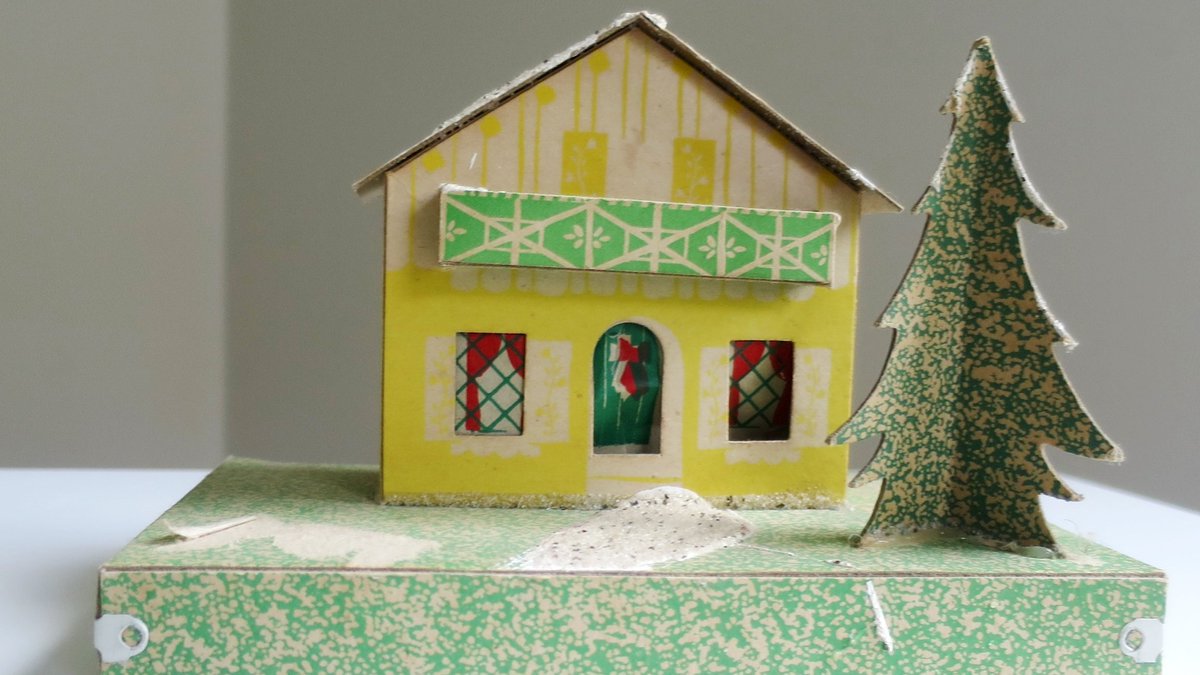 swirlingorangeE's tweet image. Mid-Century Modern #PutzHouse #Chalet made in the #USA in pastel yellow with lithographed paper windows.  #Shopearly #Shopsmall #smilett23 #etsyteamunity #kitsch #homedecor 
etsy.me/3rTIbJI