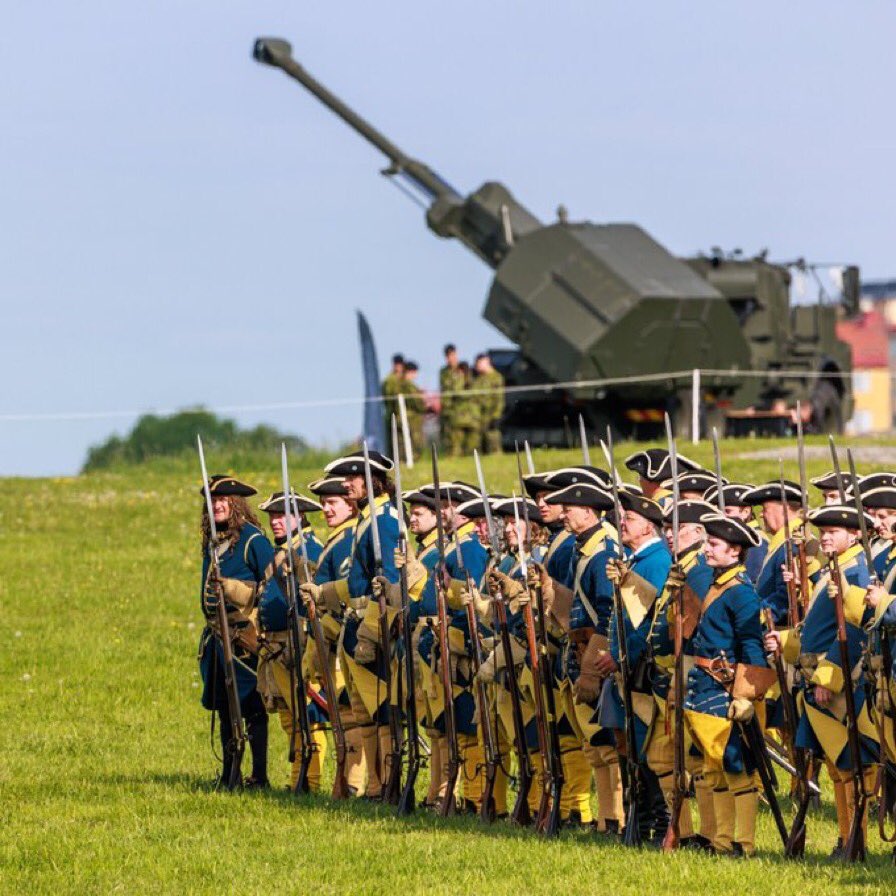 visegrad24's tweet photo. Russian military experts write that Sweden’s famous 155mm Archer self-propelled howitzers have now arrived in Zaporizhzhia and are delivering devastating and accurate fire on Russian positions.

These are some of the absolutely best howitzers in the world.

Pic @JonathanRL

🇸🇪🇺🇦 https://t.co/jJdjVmLScc