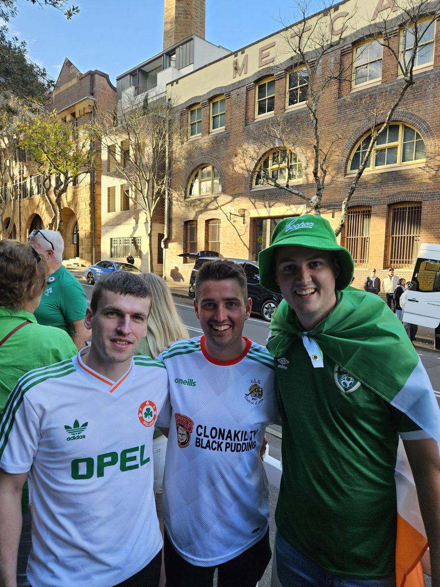 eoinryan95's tweet photo. Great 2 weeks in Sydney and Brisbane supporting the Girls in Green☘️ https://t.co/v5vH3xDwnz