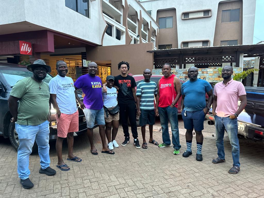 WanderlustGhana's tweet photo. Our first group photo before we left Ghana. Special thanks to @eusbett Hotel for an excellent time in Sunyani.

#AccraToLondon https://t.co/8ATcySseiO