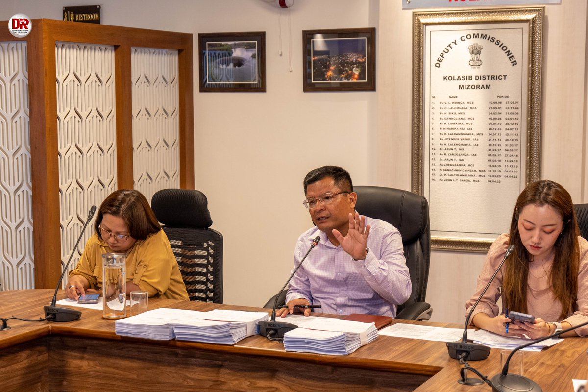DEO_Kolasib's tweet photo. Publishing of Draft Roll for Special Summary Revision of Photo Electoral Rolls, 2023 w.r.t 01.10.2023 as qualifying date in Kolasib District

Total Electoral as per Draft Roll, 1st July,2023 as Qualifying date
Male : 30295
Female : 32364
Total : 62659 https://t.co/wn08hHvQf7