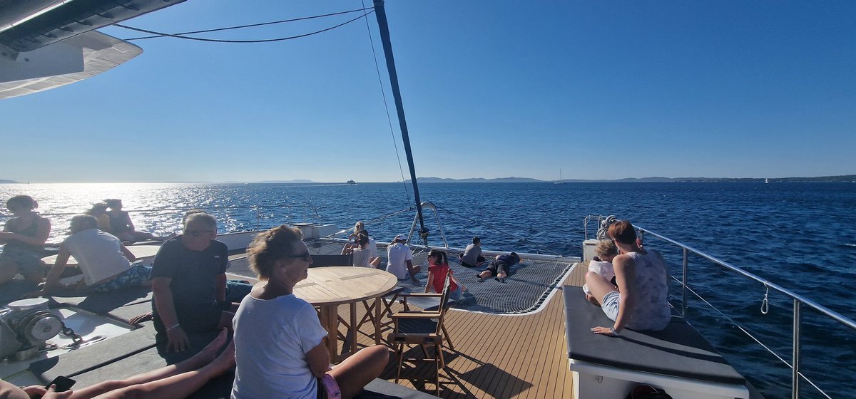 Horuss_off's tweet photo. Petite balade en catamaran pour la matinée !
#Vacances #repos #hyere #balade https://t.co/VtJ3FqvJ6h