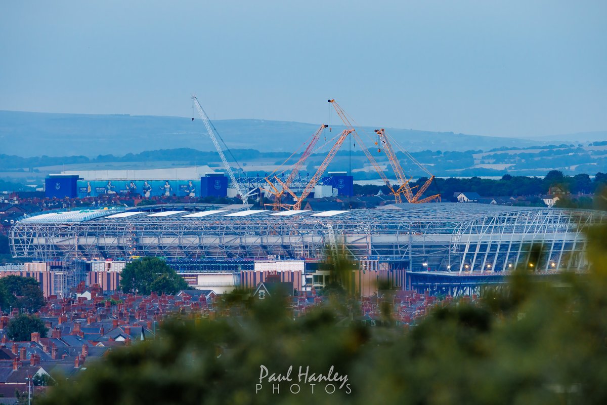 Out with the old and in with the new for Everton.
A unique perspective that gives the impression of both stadiums together

#Everton #EvertonFC #EFC #COYB #toffees #evertonians #bluefamily #TheBlues #goodisonpark #premiereleague #construction #stadium #stadiumtour