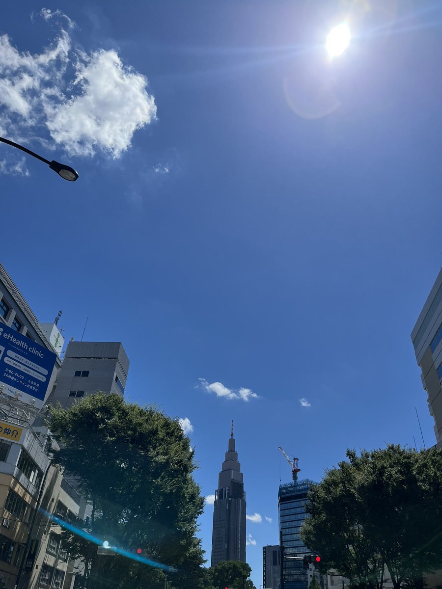 ankuro39's tweet photo. 午後一時半~か？カンカン照りです♪暑い💦💦昨日のように夕立がないかなぁ〜無さそうですね〜あゝ…！ https://t.co/14PwVmY70o