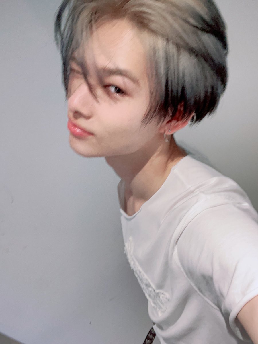 pjsivs's tweet photo. day 6 
hi i’m kiv :).

— he/him, 05, filo
— new to #stantwt ; #kpoptwt 
— ult: enhypen
•• looking for interactive engene ‘s but any fandom is welcome 🙂 

♡ / ⟳ ︎to spread , Thank you. https://t.co/JAl6pkmIuk