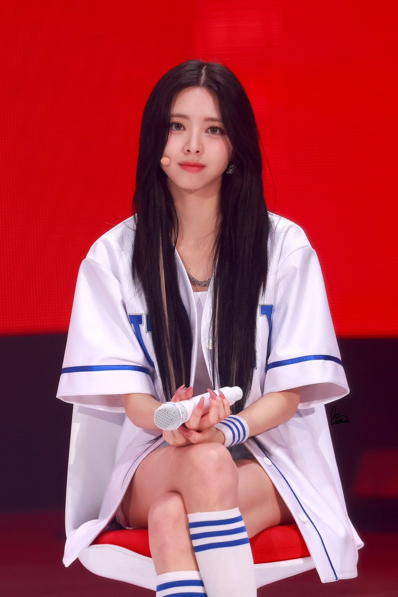 is_Vodka7's tweet photo. 230731   <𝐊𝐈𝐋𝐋 𝐌𝐘 𝐃𝐎𝐔𝐁𝐓> 쇼케이스

💕

#유나 
#YUNA 
#있지 
#ITZY https://t.co/G3F0DTyQky