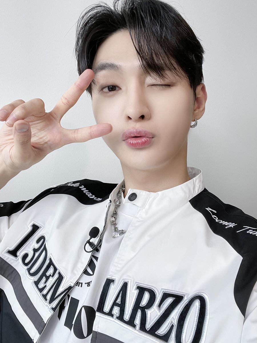 Official_YJS_'s tweet photo. 잠시 후, 저녁 8시 50분 JTBC #닭싸움 윤지성이 출연합니다. 재해석 되는 치킨 레시피!🍽 이번주도 지성 치포터와 함께 해주세요🤤

#윤지성 #YoonJisung https://t.co/dL6I8DmVfW
