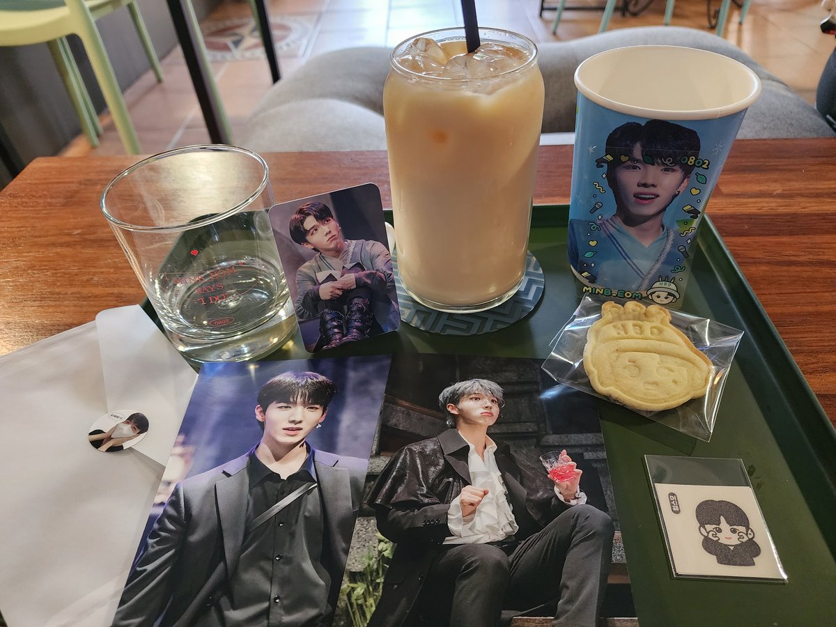 spring_m_ouo_n's tweet photo. 한여름의 햇살보다 환한 빛을 내는 김민범 배우님 생일 축하합니다🥰

#생일이라서_기분이_너무너무_좋네요
#어지러운_햇살_반짝이는_민범_생일
#김민범_우리의_여름햇살 https://t.co/jvg5dDH0cn