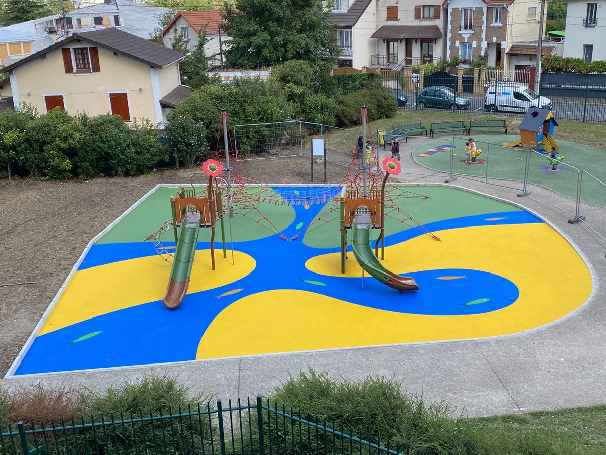 Husson International tweet media