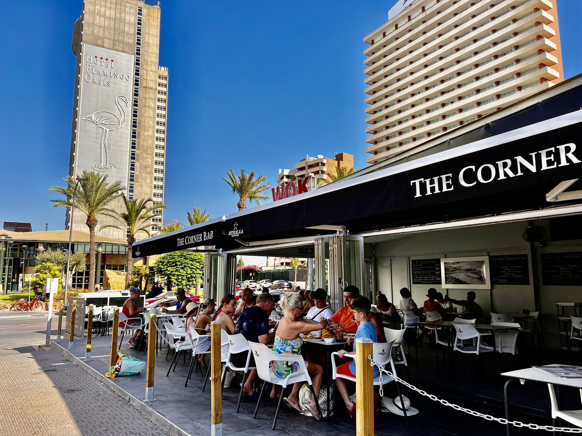 CornerBarBeni's tweet photo. 09:30 - Wednesday 2nd August - 29°c Already😍🔥🌴

We’re here til 5pm, 7 Days A Week❤️

See you on The Corner, Amigos🌴
#Benidorm https://t.co/3y7MUAoYcT