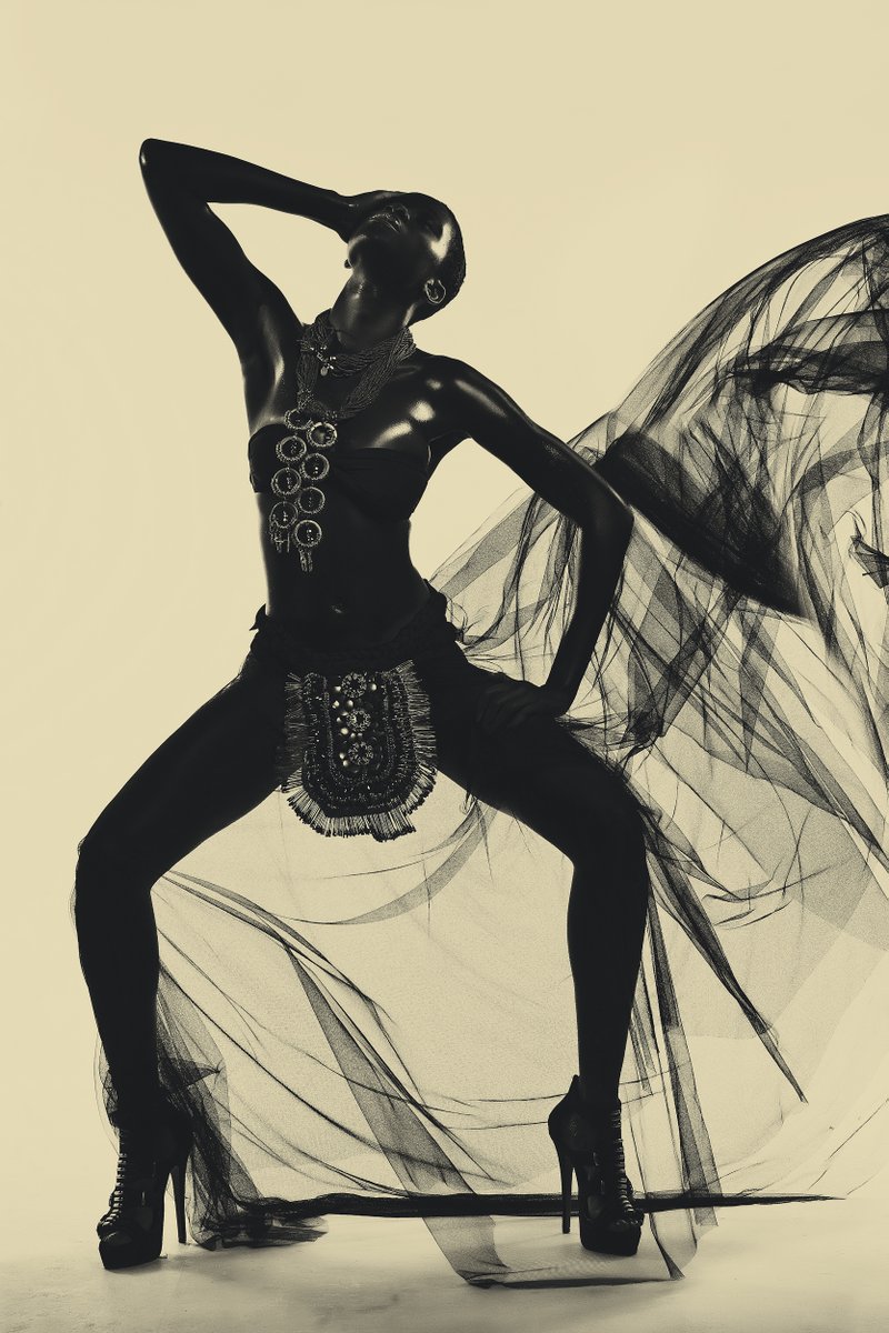 bridgegallery's tweet photo. GM 💛

To Be Actualised In Dance by @asiko_artist https://t.co/lAwGC8OQUc