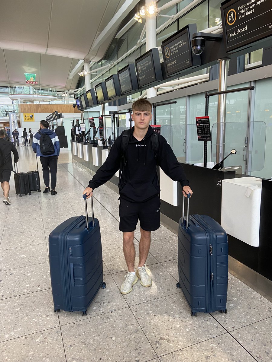 No1chefsupply's tweet photo. Doesn’t get much tougher than that 🥲 I’m a broken man 💚⚽️😅 but a proud dad, good luck Fin go smash it in America 🇺🇸 https://t.co/WCCnbCpxHJ