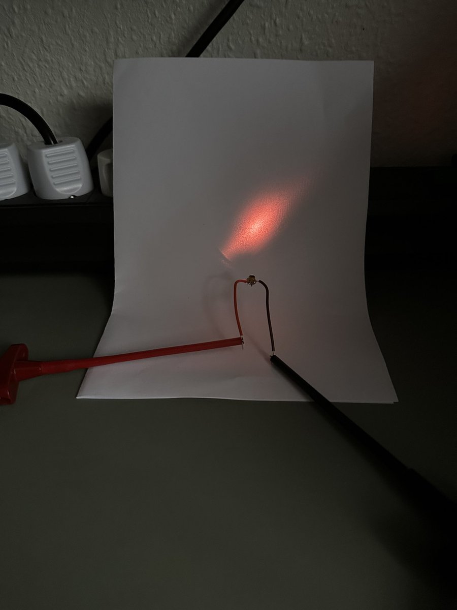 oz1lqo's tweet photo. I extracted an IR #laserdiode from an old CDROM drive, it’s an irreversible process 😂
🚨Be careful, they’re powerful and the light is invisible 🚨
The camera picks it up just fine as I’m projecting it (unfocused) onto a sheet of paper #waveformwednesday #electronics #engineer https://t.co/9vEsriNOOB
