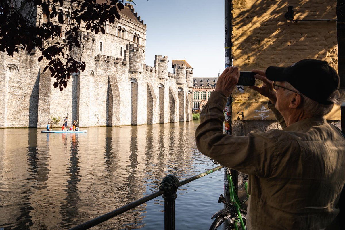 "Ghent still is kind of the ‘best kept secret’ of Belgium." Read all about Tony Wheeler's, founder of Lonely Planet, visit to Ghent in this blog article!
visit.gent.be/en/blog/settin…