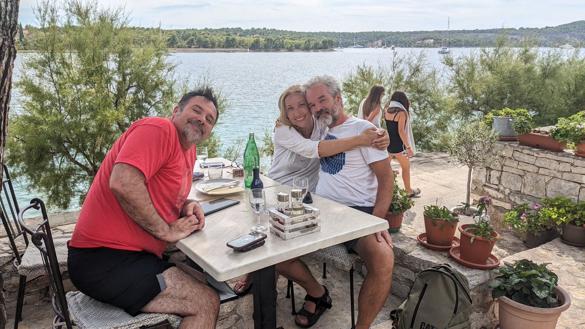 BracaDjordjevic's tweet image. A week (almost) at #Brač, first time on Croatian #Adriatic after 3️⃣5️⃣ years 😱 Family, friends, beautiful coast, extremely nice people... Milna was heaven. Surely we will be back! #vacation #beautifulplaces