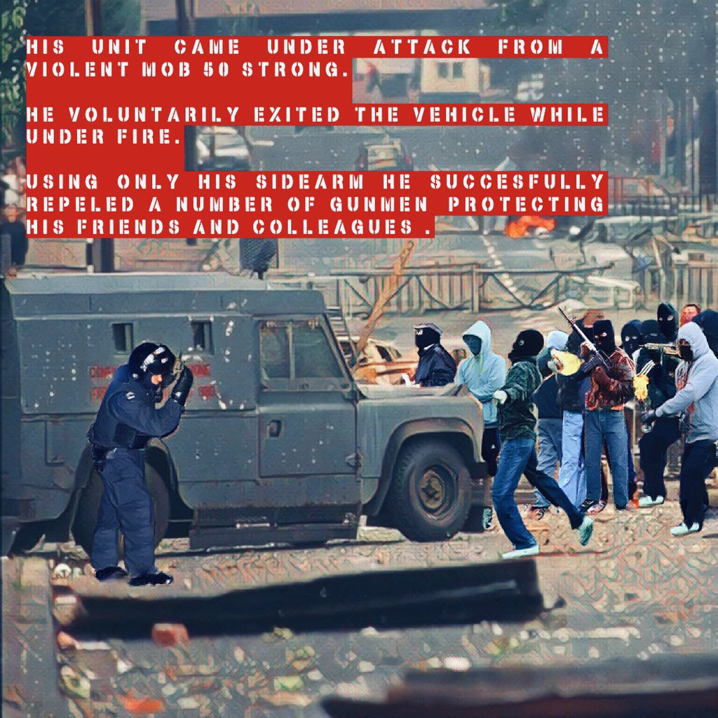thingreenlineTG's tweet image. Queen’s Commendation for Bravery. This morning we tribute to an officer who in 1997 helped save the lives of his military and RUCGC colleagues after they came attack on the Crumlin Road from live rounds, petrol bombs and masonry. What a brave and inspiring individual #RUC #PSNI