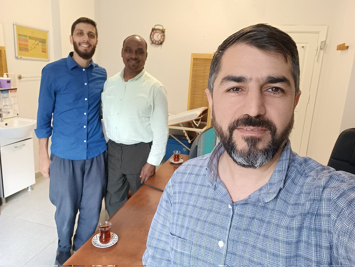 Kardeşlerim ziyaretime geldiler. Genelde İslam, özelde cemaat kardeşliğinin çok kuvvetli bir bağ olduğunu bir kez daha anlamış olduk.
#GönüllerBirOlsun
#Unutturmayacağız