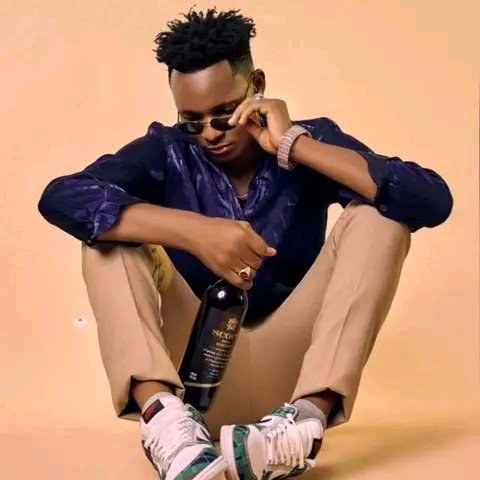 DSsozzi's tweet image. send me your whatsapp number please