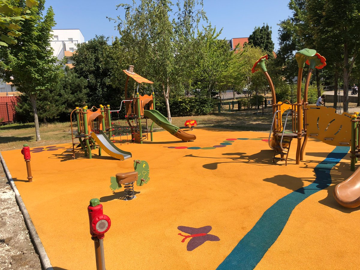 Husson International tweet media