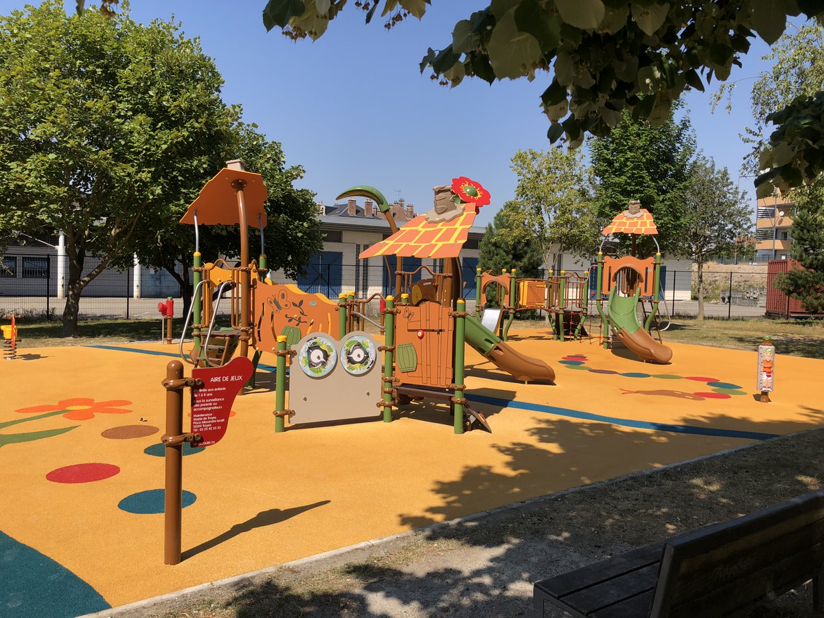 Husson International tweet media