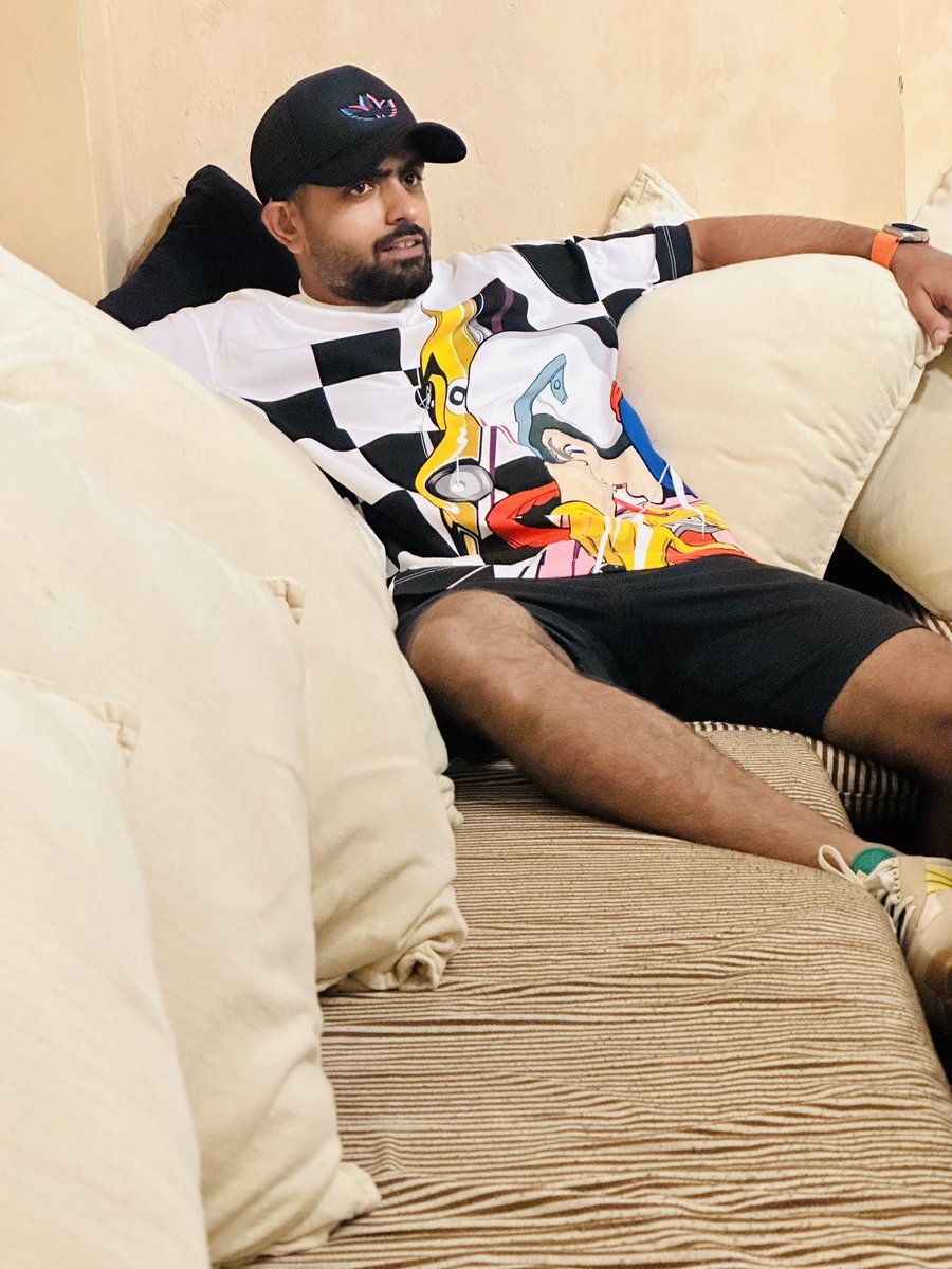 HamadAl63027912's tweet photo. "๐๐ A true cricketing maestro!Proud to witness his journey to greatness. #BabarAzam #CricketStar #MasterBatsman" #LPL2023 https://t.co/2LTCzdQGbk