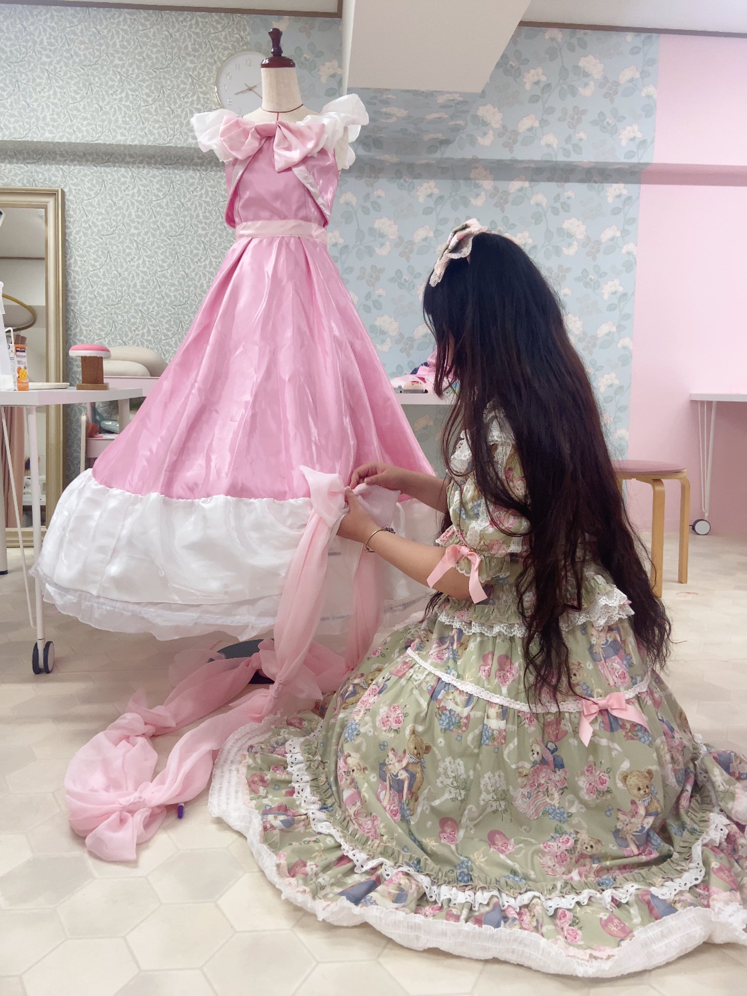 【値下なし】シンデレラ　ネズミが作ったピンクドレス➕髪飾り　形見ドレス Amazon.co.jp: コスプレ衣装+髪飾りディズニー・シンデレラ風