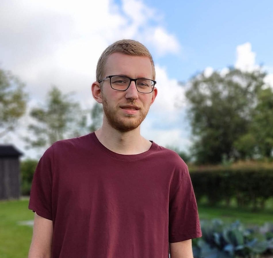 Studieprojekt fik Kristian til at forelske sig i spiludvikling - nu flytter han fra Nordjylland til Grenaa for at læse til datamatiker. 

- Jeg tog til åbent hus og blev overbevist om, at det var det eneste rigtige for mig.

eadania.dk/kampagner/ledi…