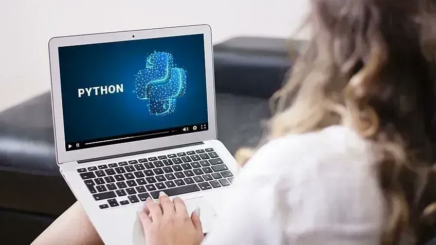 ipfconline1's tweet photo. #Python Tutorial for Beginners 

https://t.co/O1H60aiRQZ v/ @simplilearn

#Coding #100daysofcode https://t.co/zkcUz7dovo