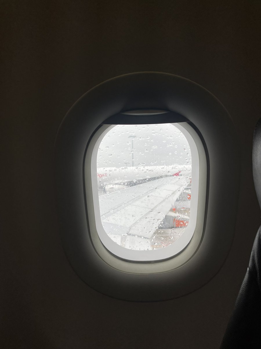 sociallybec's tweet photo. I was meant to create content around it “always being sunny” in Cairns but this is what it looked like for the entire 2 days 😂 luckily we adapted &amp; created content around the rainforest instead 🌧️ 🌴 

#travelcontentcreator #travelugc #tropicalnorthqld #sunnyqld #UGC https://t.co/B0eIXhVYhS