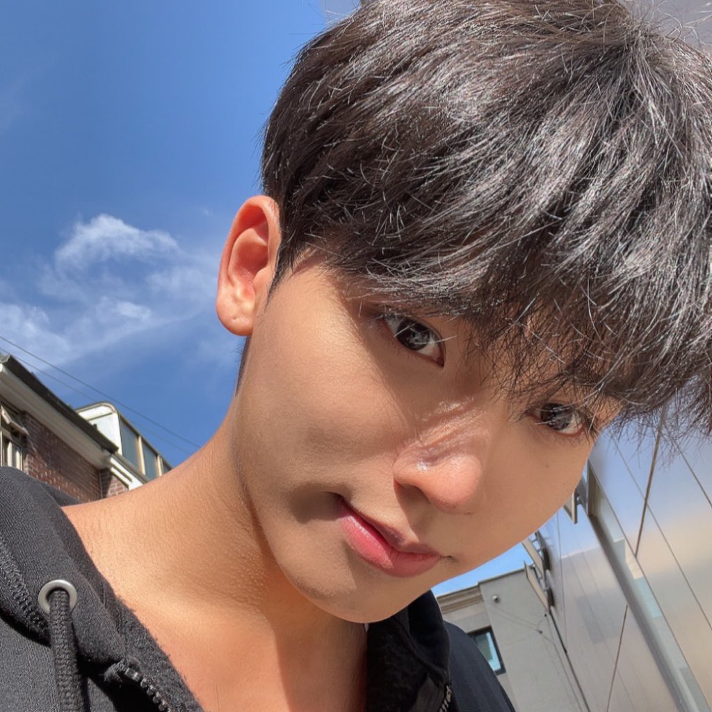OmegaX_members's tweet photo. [#OX]

☁️맑다

#OMEGA_X #오메가엑스
#혁 #HYUK https://t.co/aTB3E03DGG