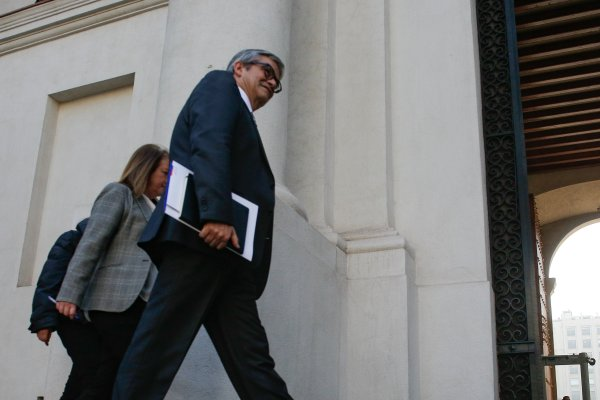 DFinanciero's tweet photo. 💬 Marcel y críticas opositoras al pacto fiscal: "Si toda esta indignación fuera con quienes evaden impuestos, podríamos resolver tantos problemas"
https://t.co/Nm8ue1U1LE https://t.co/6NQuSsUmWM