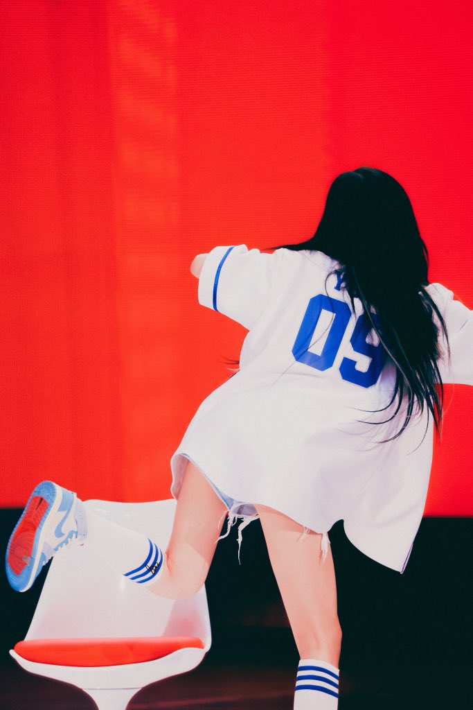 is_Vodka7's tweet photo. 230731   <𝐊𝐈𝐋𝐋 𝐌𝐘 𝐃𝐎𝐔𝐁𝐓> 쇼케이스

𝟎𝟗 𝒀𝑼𝑵𝑨

#유나 
#YUNA 
#있지 
#ITZY https://t.co/aMT6b4ITmS