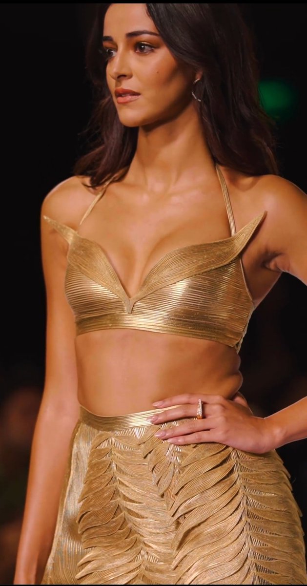 F2h-lpWWsAA6-21?format=jpg&name=medium