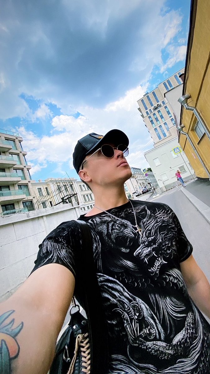 sergeygreys's tweet photo. Истина где-то рядом …..☝🏼 #сергейгрейс #истина #мир https://t.co/7bsxTAppmc