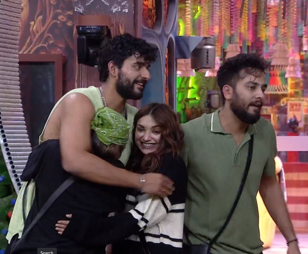 im_Amack's tweet photo. #AbhishekIsTheBoss #ElvishIsTheBoss 
#Abhiya #Abhisha 
All together ❤️❤️ https://t.co/lO7Fd07SwC