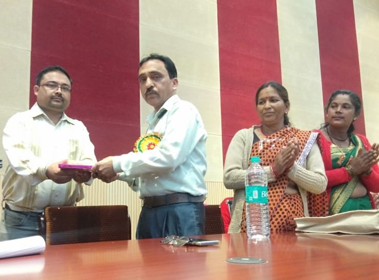 REAPPauri's tweet photo. Today, the #AGM of #Lakshya_SRC was organized in the block office of #Kaljikhal block. During the meeting #shareholders &amp; #BoD members of the SRC were present. Agendas included the following:
#Share_Capital
#Available_fixed_assets
#Turnover_of_the_SRC https://t.co/mFKdULqjJy